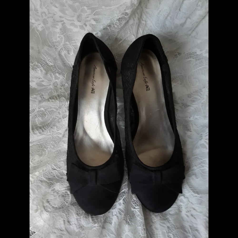 Black lace bow heels